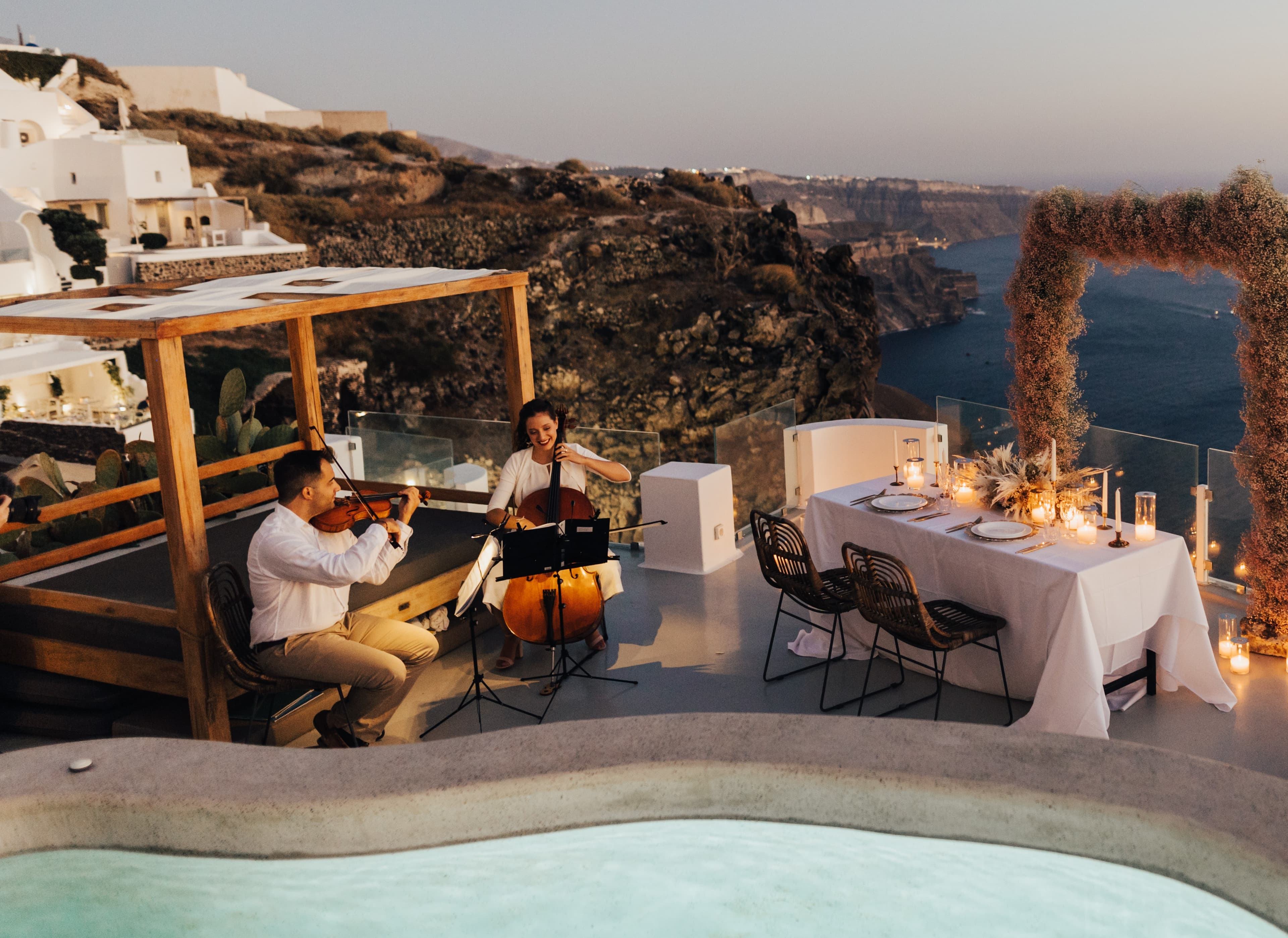 ΕΠΙΚΟΙΝΩΝΗΣΤΕ ΜΑΖΙ ΜΑΣ